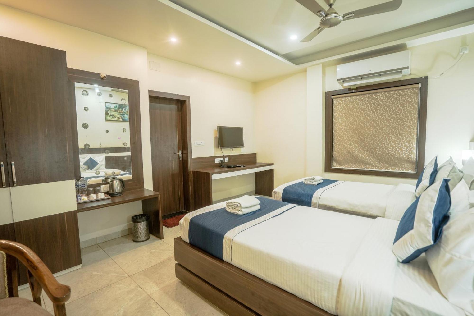 Hotel Sj Pride Bhubaneswar Exterior photo