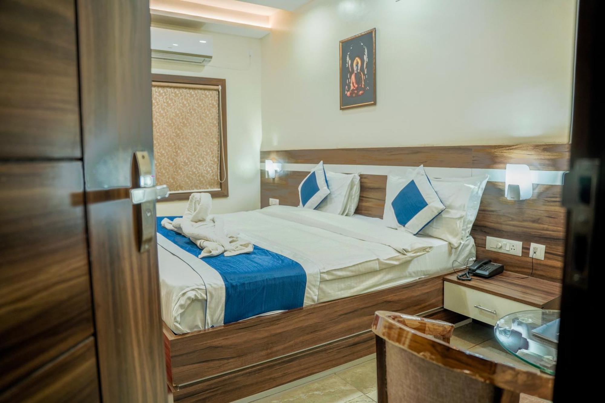 Hotel Sj Pride Bhubaneswar Exterior photo